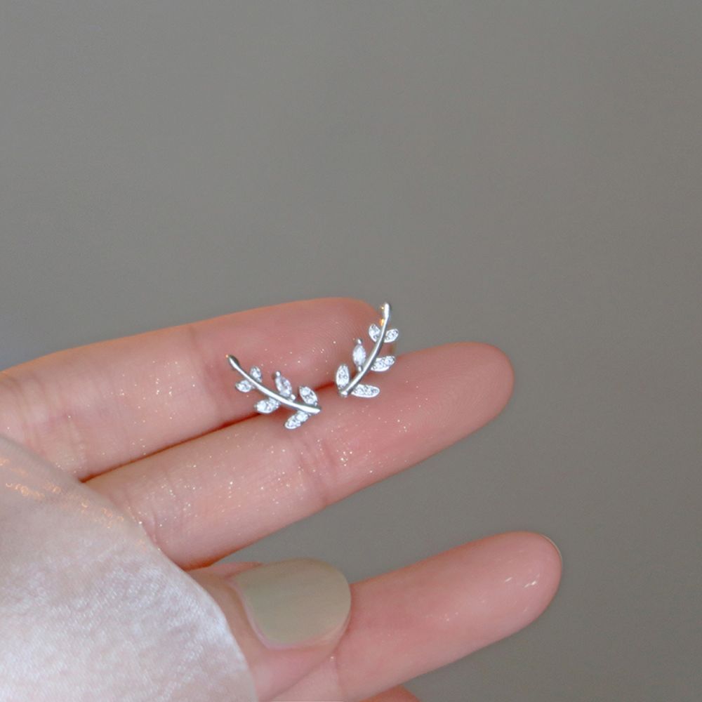 SPARKLING LEAF CLIMBER EARRINGS (PAIR)