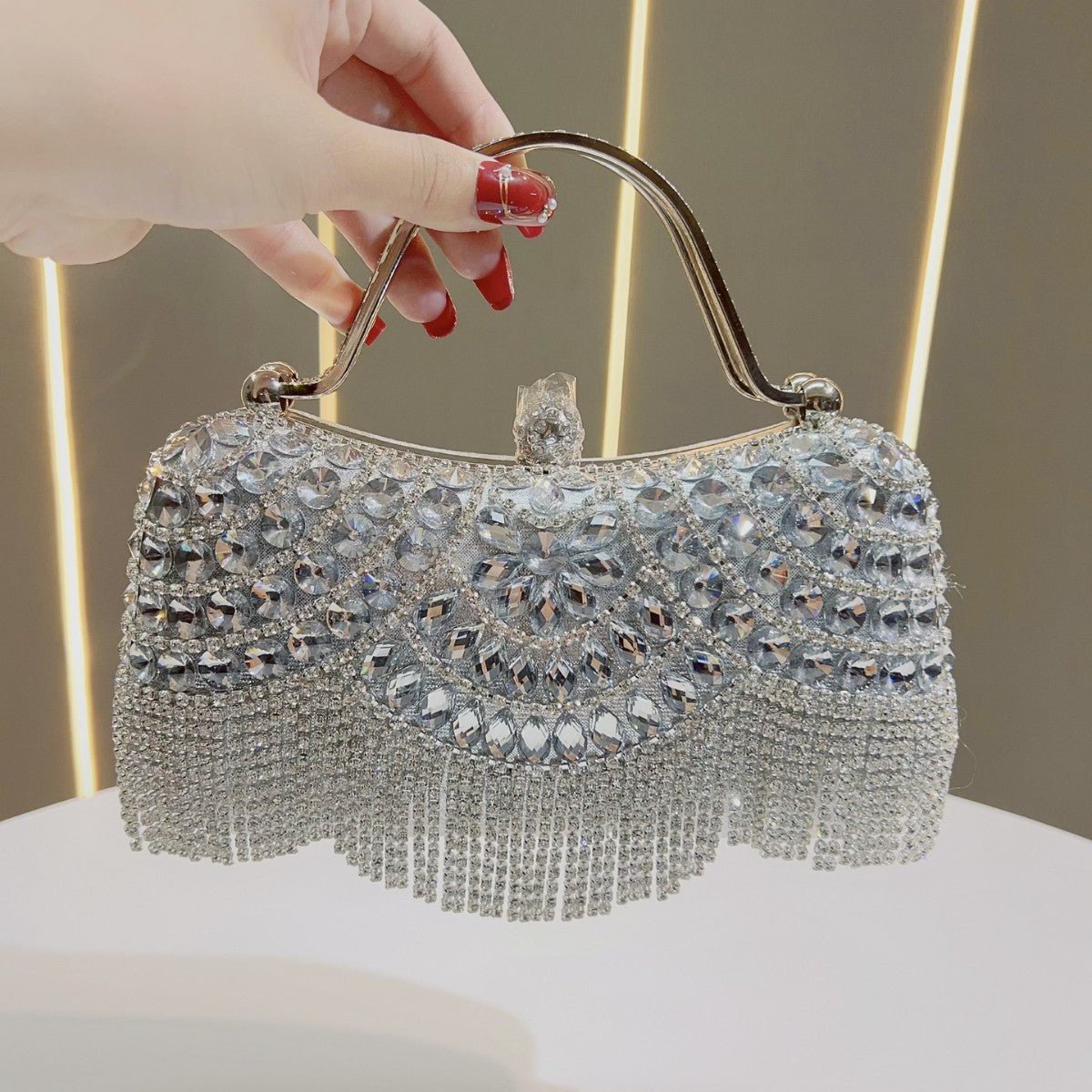 Crystal-Embellished Clutch Bag with Tassels – Versatile Evening Purse for Weddings & Galas (MAC276)