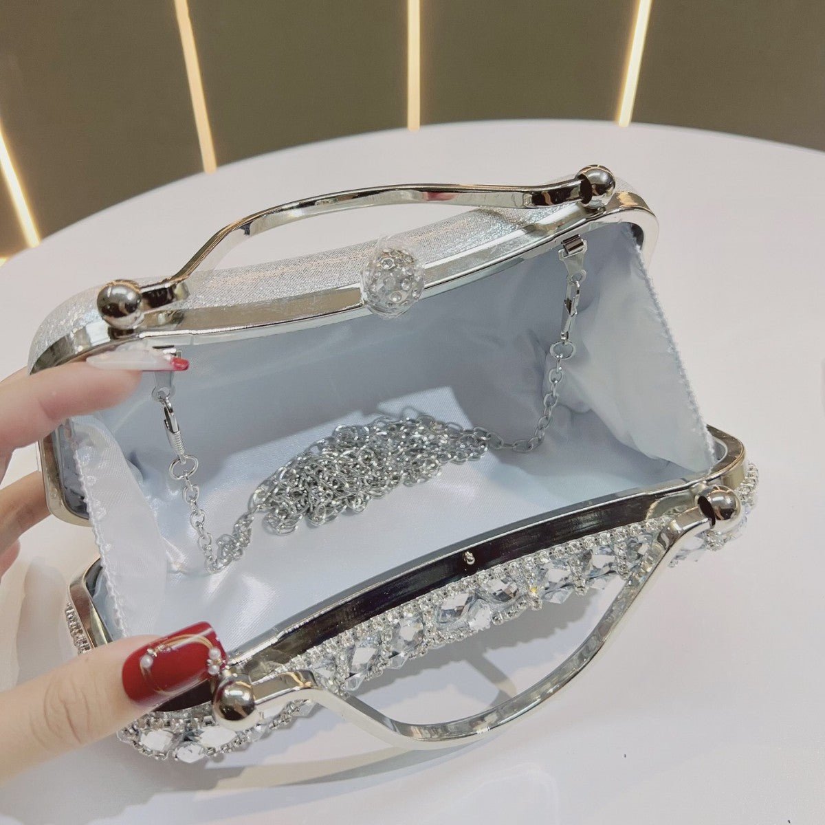Crystal-Embellished Clutch Bag with Tassels – Versatile Evening Purse for Weddings & Galas (MAC276)