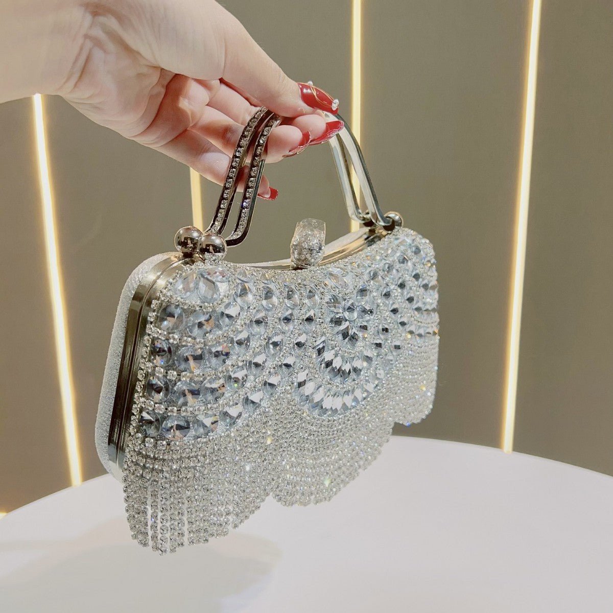 Crystal-Embellished Clutch Bag with Tassels – Versatile Evening Purse for Weddings & Galas (MAC276)